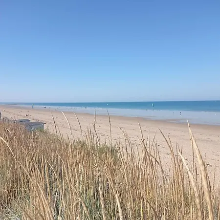 Apartment Lumineux A Jullouville, Proche Plage, Avec Parking Et Wifi Gratuit - Fr-1-361-565