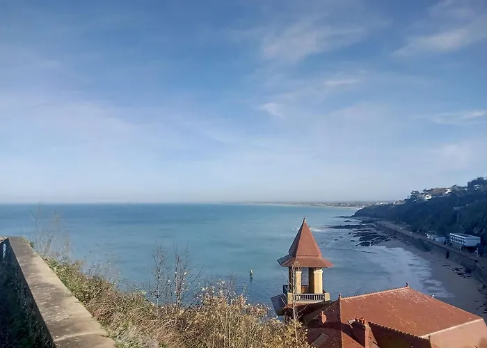 Lumineux A Jullouville, Proche Plage, Avec Parking Et Wifi Gratuit - Fr-1-361-565 * Jullouville-les-Pins